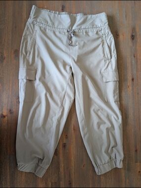 Kyodan Women's Cropped Cargo Pants